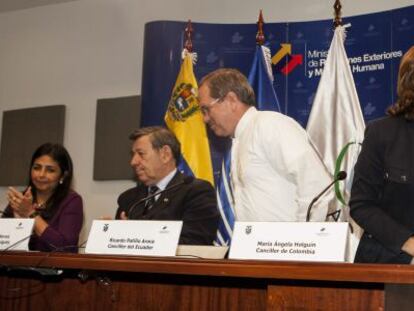 Los cancilleres de Venezuela, Uruguay, Ecuador y Colombia.