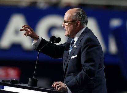 Rudy Giuliani, conocido como el alcalde América por la gestión que hizo tras el ataque terrorista a las Torres Gemelas, participa en la convención.