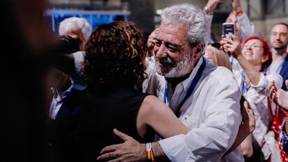 Isabel Díaz Ayuso y Miguel Ángel Rodríguez, en un congreso del PP en mayo de 2022.