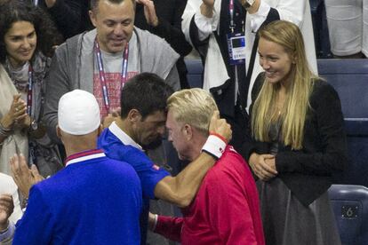 Djokovic saluda a su entrenador Boris Becker 