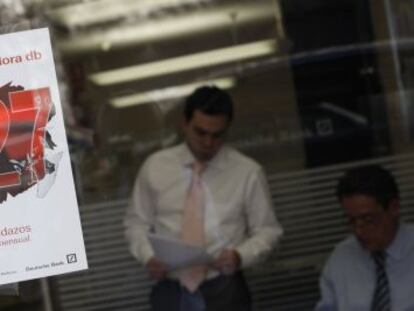 Las familias ya no se embarcan en créditos sobre el total del precio de sus casas. / Luis Sevillano