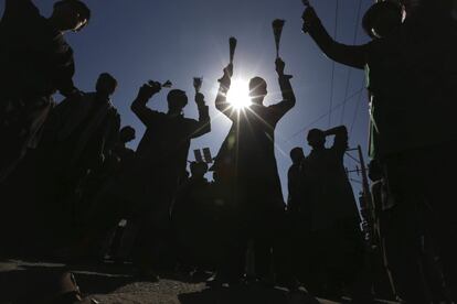 Musulmanes chiíes se flagelan durante la celebración de la festividad musulmana del Ashura, en Herat, Afganistán.