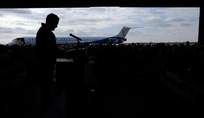 Mitt Romney realiza un mitín a pie de pista en Dubuque, Iowa, el 3 de noviembre.