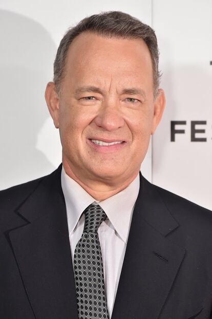 <p>Tom Hanks es uno de los pocos actores de esta lista que nunca ha trabajado con Weinstein. Pero le dedicó gran parte de una entrevista en el <a href="https://www.nytimes.com/2017/10/11/style/tom-hanks-uncommon-type-harvey-weinstein-donald-trump.html?_r=0" target="_blank"><em>New York Times</em></a> no solo para despreciar su comportamiento, sino el comunicado que lanzó tras el escándalo (en el que el productor pedía disculpas y achacaba su actitud a haber crecido en las décadas de los sesenta y setenta). "No compro eso de 'oh, crecí en los sesenta y setenta y por eso...'. Yo también crecí en esa época. Creo que esto se trata más bien en pensar qué quiere sacar uno de su posición de poder. Conozco a todo tipo de gente a la que simplemente le encanta molestar a los demás, o convertir en un infierno la vida de sus empleados sencillamente porque pueden [...] Solo porque seas rico, famoso y poderoso no significa que no puedas ser un gilipollas". </p>