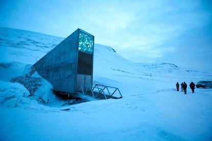 Entrada de la Bóveda de Semillas de Svalbard (Svalbard Global Seed Vault) en Longyearbyen, donde se custodian semillas de más de 5.000 especies diferentes de plantas de cultivo.