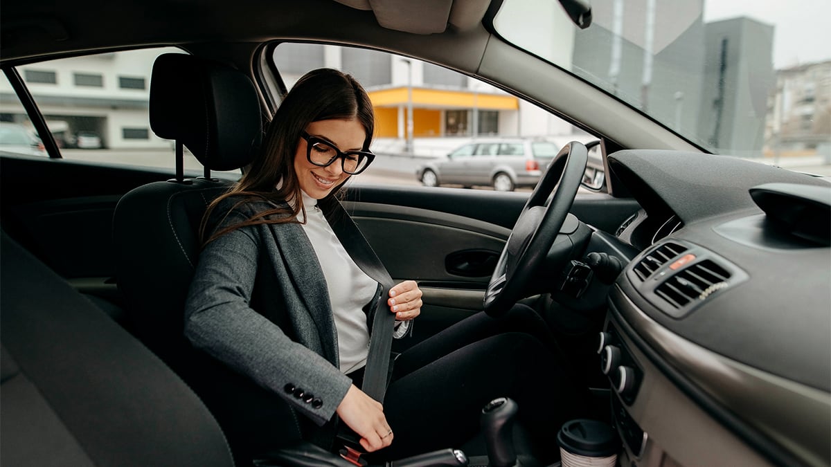 El producto estrella de Amazon para renovar los cinturones de seguridad del coche