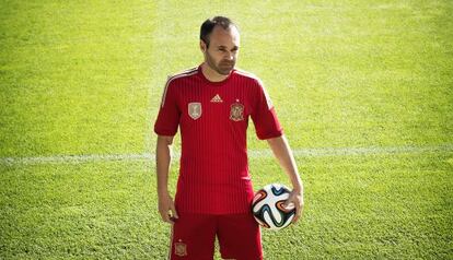 Iniesta, con la camiseta de la Selección.