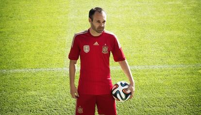 Iniesta, con la camiseta de la Selección. 