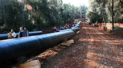 Caminata de protesta contra las obras de construcci&oacute;n en un tramo del gasoducto.