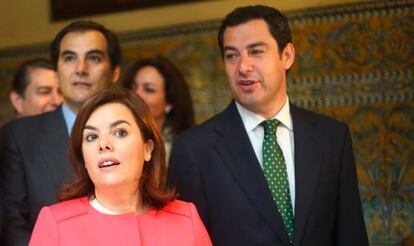 Soraya Sáenz de Santamaría y Juan Manuel Moreno, en Córdoba.
