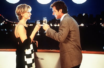 Los actores Natasha Richardson y Dennis Quaid, en una escena de la película 'Tú a Londres y yo a California' (1998). 