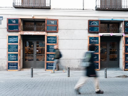 La entrada del restaurante Ultramarines del Coso, en el barrio de Malasaña, en una foto cedida por el local.