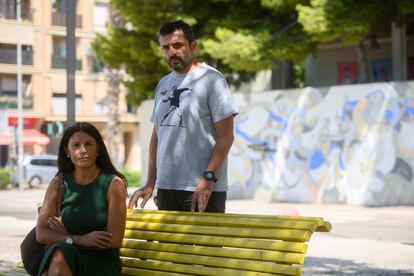 Pau Navarro y Yolanda Ruiz, profesores interinos a la espera de que se les adjudique plaza.