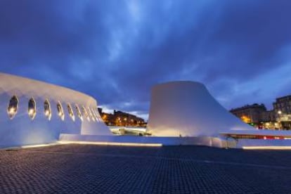 Centro cultural Le Volcan, proyectado por Óscar Niemeyer, en Le Havre, en Normandía (Francia).