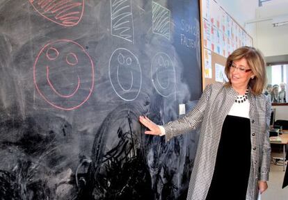 Irene Rigau inaugura la escuela e instituto de la Mitjana en Lleida.