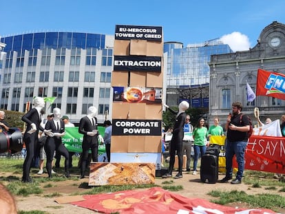 Una protesta en Bruselas por el tratado comercial UE-MERCOSUR, el pasado 17 de julio, en una imagen difundida en redes sociales.