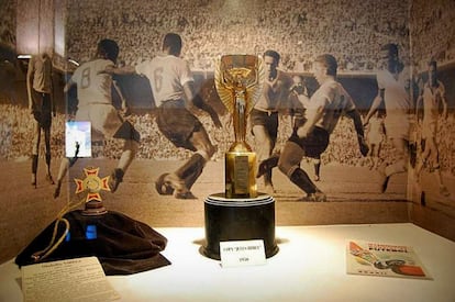 MUSEU DO FUTEBOL - CENTENÁRIO (URUGUAI) - É, sem dúvidas, um dos pontos turísticos mais visitados em Montevidéu. Localizado no estádio Centenário, palco da final da primeira edição de uma Copa do Mundo, tem como objetivo mostrar a história do futebol uruguaio e sul-americano, além, obviamente, de sua seleção, bicampeã mundial. Há, no Museo del Fútbol, uma grande variedade de objetos futebolísticos das primeiras décadas do século XX. Onde: Estádio Centenário, Montevidéu. Horário de visitação: de segunda a sexta, de 10h às 17h.