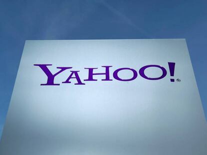 Logo de Yahoo en una de sus sedes corporativas