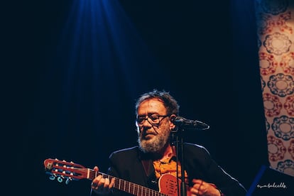 Miquel Gil, en un concierto, en una imagen promocional.