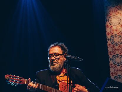 Miquel Gil, en un concierto, en una imagen promocional.