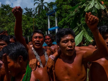 Indígenas Wajãpi protestam contra Temer.