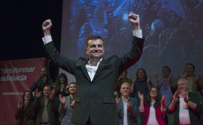 El candidato de Izquierda Unida a la Presidencia de la Junta, Antonio Ma&iacute;llo, durante el acto de cierre de campa&ntilde;a que esta formaci&oacute;n celebra hoy en Sevilla.