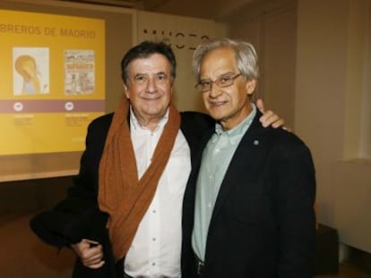 Luis Landero (izquierda) y Andr&eacute;s R&aacute;bago, El Roto, ayer.