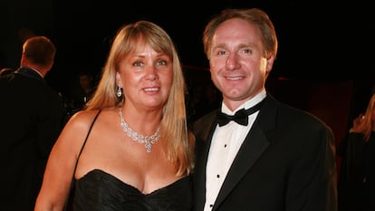 Dan Brown y su entonces esposa Blythe Brown durante la fiesta del estreno mundial de 'El Código da Vinci'  en Cannes (Francia)