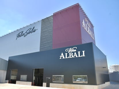 Exterior de unas instalaciones de Félix Solís en Toledo.