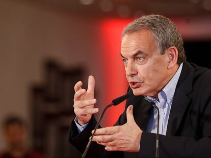 El expresidente del Gobierno José Luis Rodríguez Zapatero, durante su participación en un acto electoral en San Sebastián, el pasado julio.