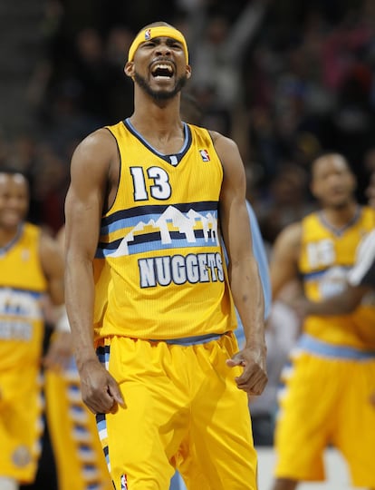 Brewer, de los Nuggets, celebra la victoria por 101-100 ante los 76rs.