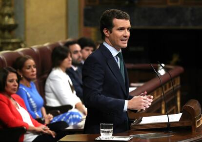 El líder del PP, Pablo Casado, interviene este jueves en el pleno de investidura de Pedro Sánchez.