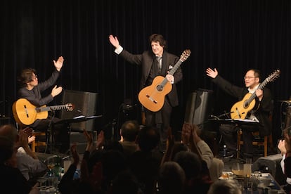 De izquierda a derecha, Jin Oki, Juan Manuel Cañizares y Daisuke Suzuki, en el concierto del pasado jueves en el Blue Note de Tokio.