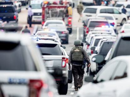 La policía ha bloqueado todos los accesos al Mando de Operaciones de la Armada en Washington.