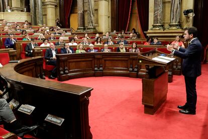 El presidente de la Generalitat, Pere Aragonès, durante su intervención inicial en el Debate de Política General en el Parlament, este martes.
