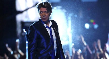 David Bowie no Radio City Music Hall, em Nova York, em 2002