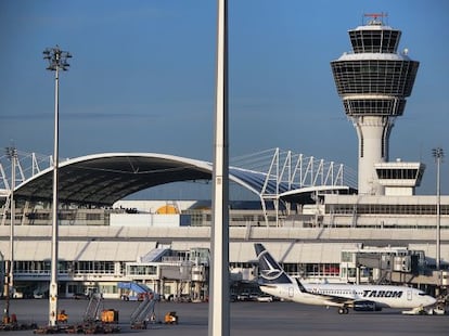 Aeropuerto de M&uacute;nich, torre de control y terminales 1 y 2