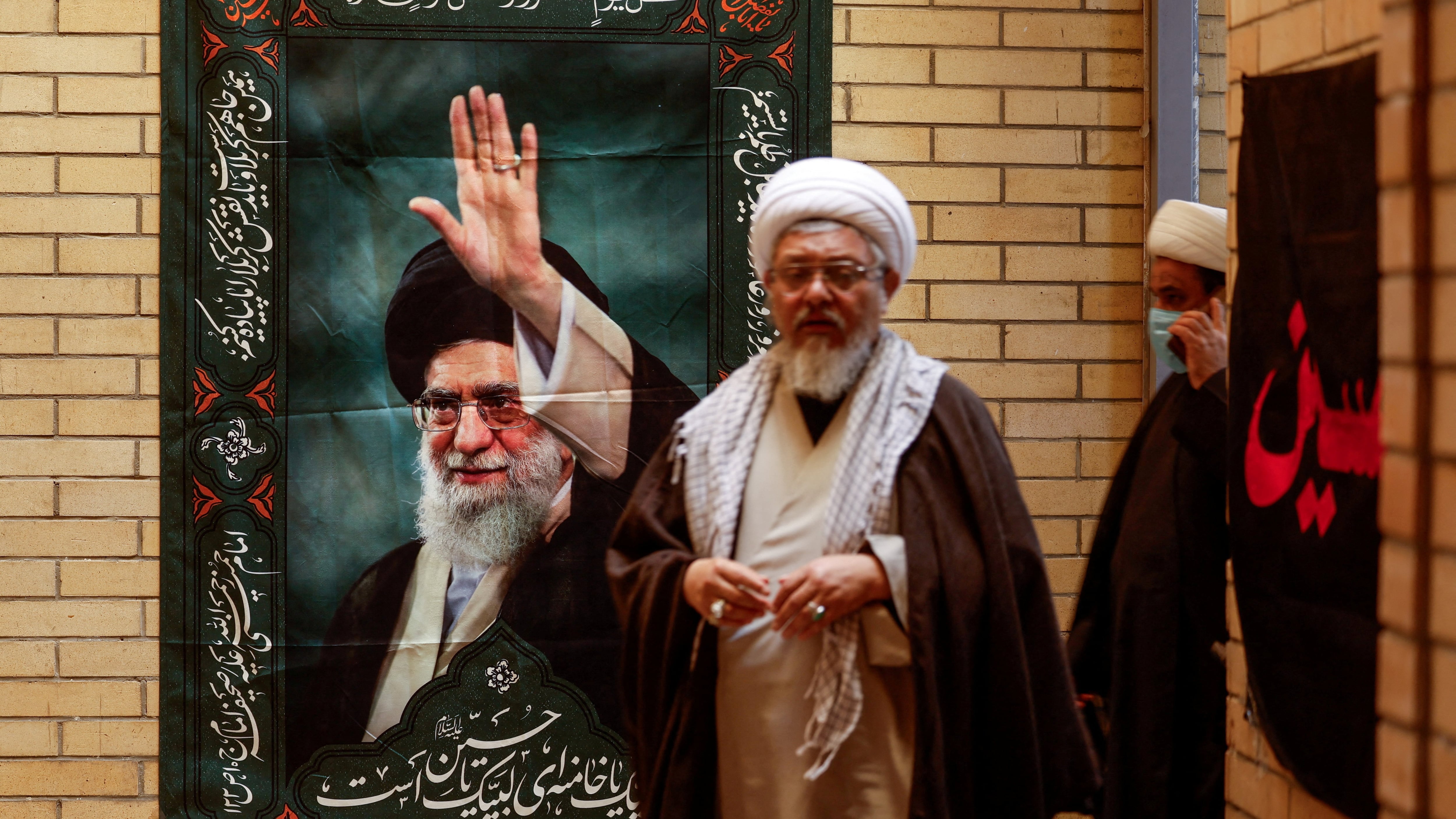 Irán designa al triunvirato que dirigirá el país hasta la elección del sucesor de Jameneí