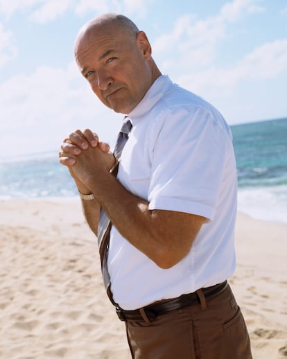 TERRY O'QUINN (fotografiado en 2004) – Uno de los más veteranos y también el más misterioso. Su actitud casi iluminada durante los primeros capítulos tiene explicación cuando descubrimos que se había subido en el avión en una silla de ruedas y tras el accidente había recuperado la movilidad. Si Jack era el líder moral, él fue el líder espiritual. 