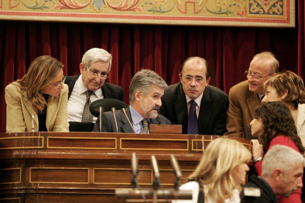 Los hombres pasan, las instituciones permanecen