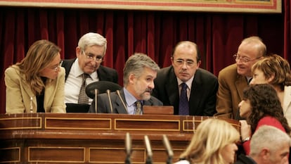 Debate de los Presupuestos Generales del Estado de 2005. En el centro, el entonces presidente del Congreso, Manuel Marín.