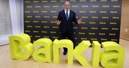 Rato presenta, en marzo de 2011, la entidad Bankia.