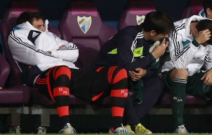 Casillas se lamenta de una jugada del partido.