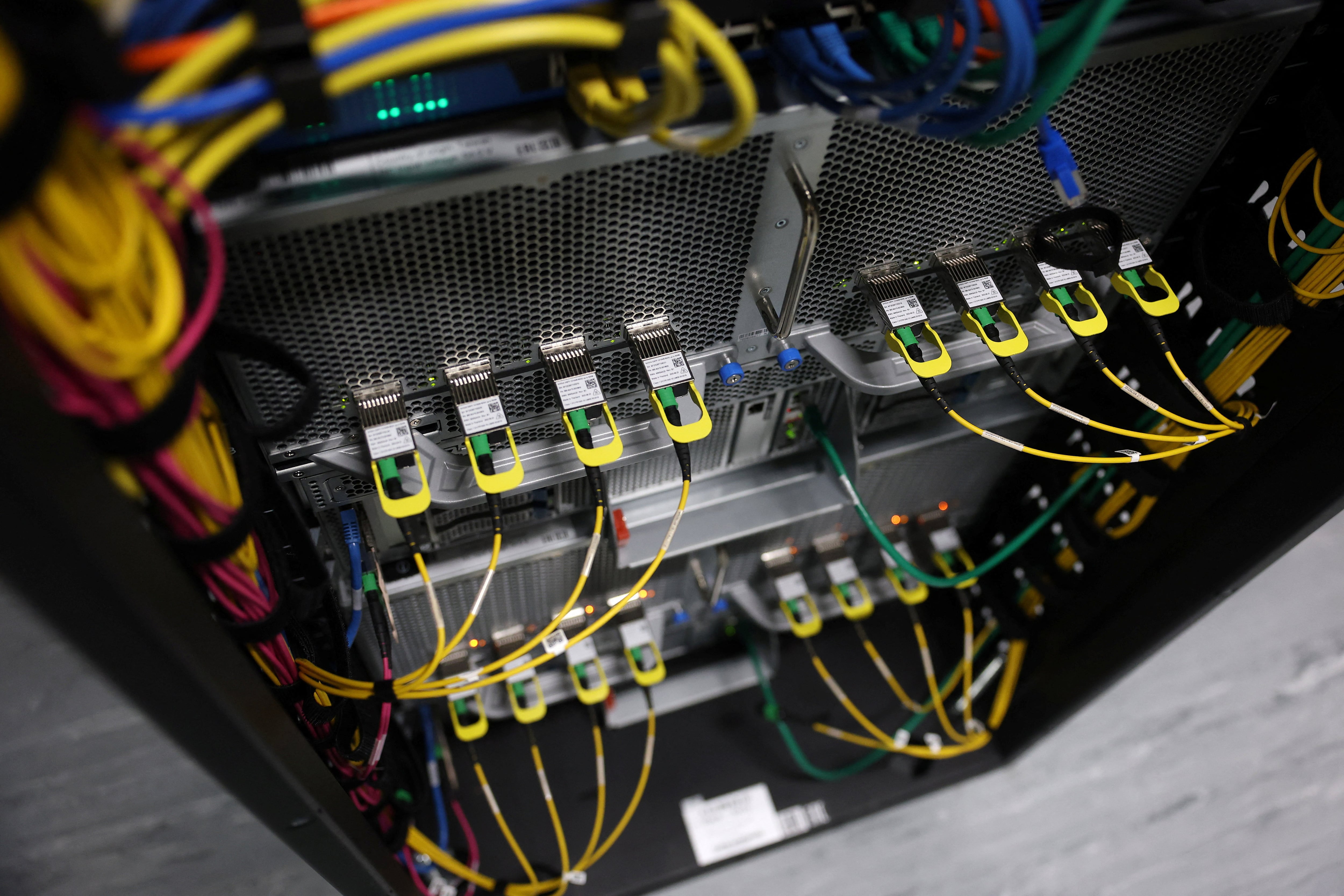 Si la IA sustituye a los trabajadores, ¿también debería pagar impuestos?