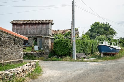 Aldea de As Angustias, a la salida de A Coruña. 