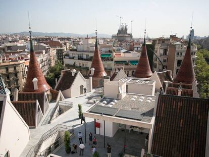 Vista des de la torre principal de la Casa de les Punxes.