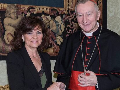 Carmen Calvo y Pietro Parolin, este lunes en la Ciudad del Vaticano. 