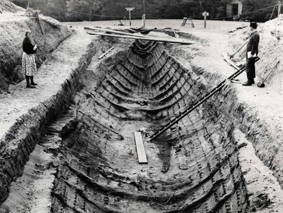 El barco de Sutton Hoo, durante su excavación en 1939.