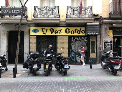Fachada del bar El Pez Gordo, en Madrid, en abril de 2021.