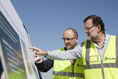 Visita de Rajoy a las obras del AVE a Galicia en 2015. 